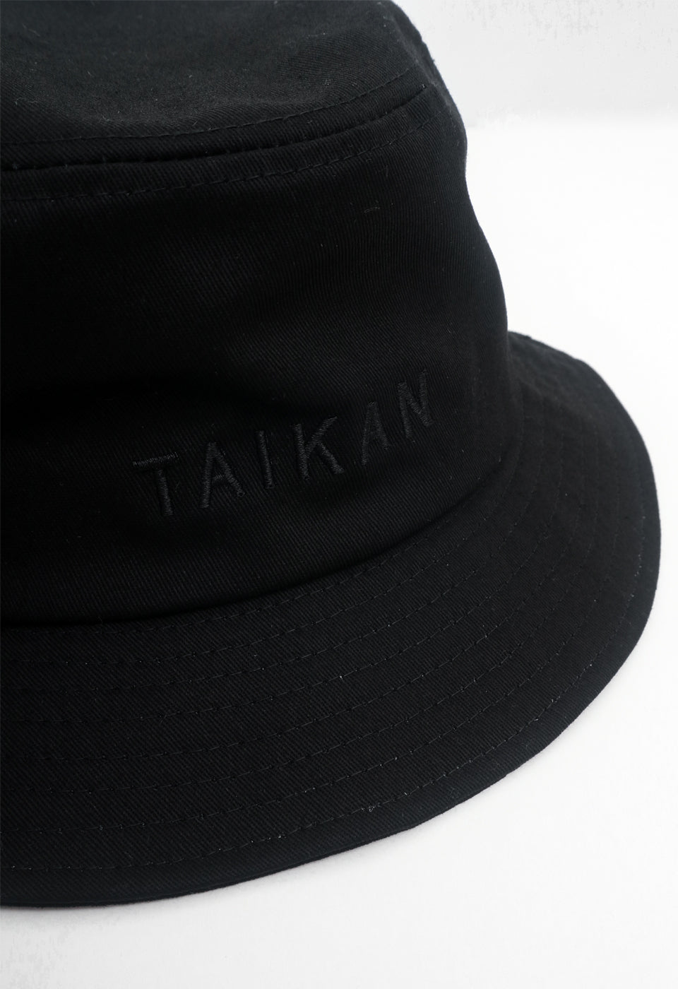 PLAIN BUCKET HAT